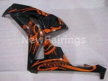 Charger l'image dans le visualiseur de la galerie, Black and Orange Factory Style - CBR1000RR 06-07 Fairing Kit