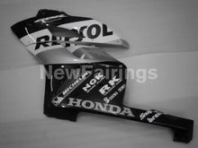 Charger l'image dans la galerie, Black and Silver Repsol - CBR1000RR 04-05 Fairing Kit