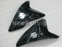 Charger l'image dans la galerie, Black and White Red Factory Style - GSX-R750 11-24 Fairing