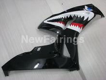 Charger l'image dans la galerie, Black and White Shark - CBR1000RR 06-07 Fairing Kit