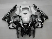 Charger l'image dans la galerie, Black and White Skull - CBR600RR 05-06 Fairing Kit