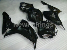 Charger l'image dans la galerie, Gloss Black No decals - CBR1000RR 06-07 Fairing Kit