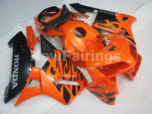 Charger l'image dans la galerie, Orange and Black Fire - CBR600RR 05-06 Fairing Kit