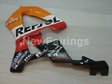 Charger l'image dans le visualiseur de la galerie, Orange and Red Black Repsol - CBR 929 RR 00-01 Fairing Kit