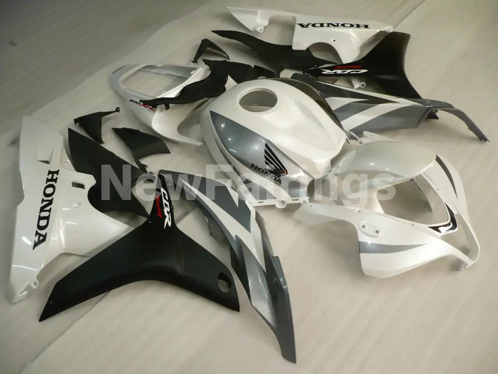 Pearl White and Silver Black Factory Style - CBR600RR 07-08 Fairing Kit