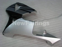 Charger l'image dans le visualiseur de la galerie, Silver and Black Factory Style - CBR600RR 05-06 Fairing Kit