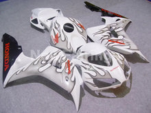 Charger l'image dans la galerie, White and Black Grey Flame - CBR1000RR 06-07 Fairing Kit