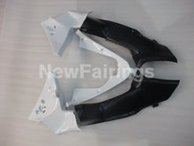 Charger l'image dans la galerie, White and Silver Factory Style - CBR 929 RR 00-01 Fairing Kit