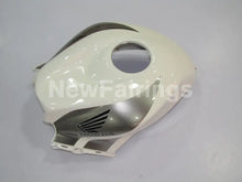 Charger l'image dans le visualiseur de la galerie, White and Silver Factory Style - CBR600RR 07-08 Fairing Kit