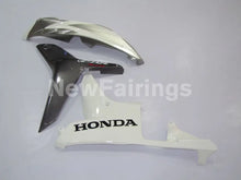 Charger l'image dans le visualiseur de la galerie, White and Silver Factory Style - CBR600RR 07-08 Fairing Kit