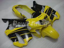 Charger l'image dans la galerie, Yellow and Black Factory Style - CBR600 F4 99-00 Fairing Kit